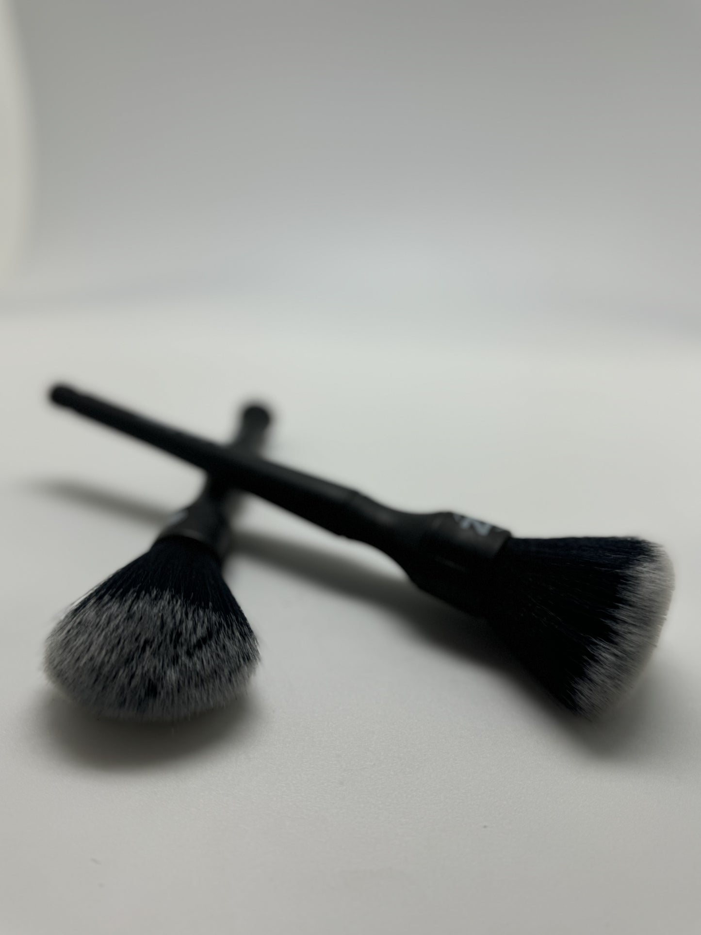 Set of 2 soft hair detailing brushes