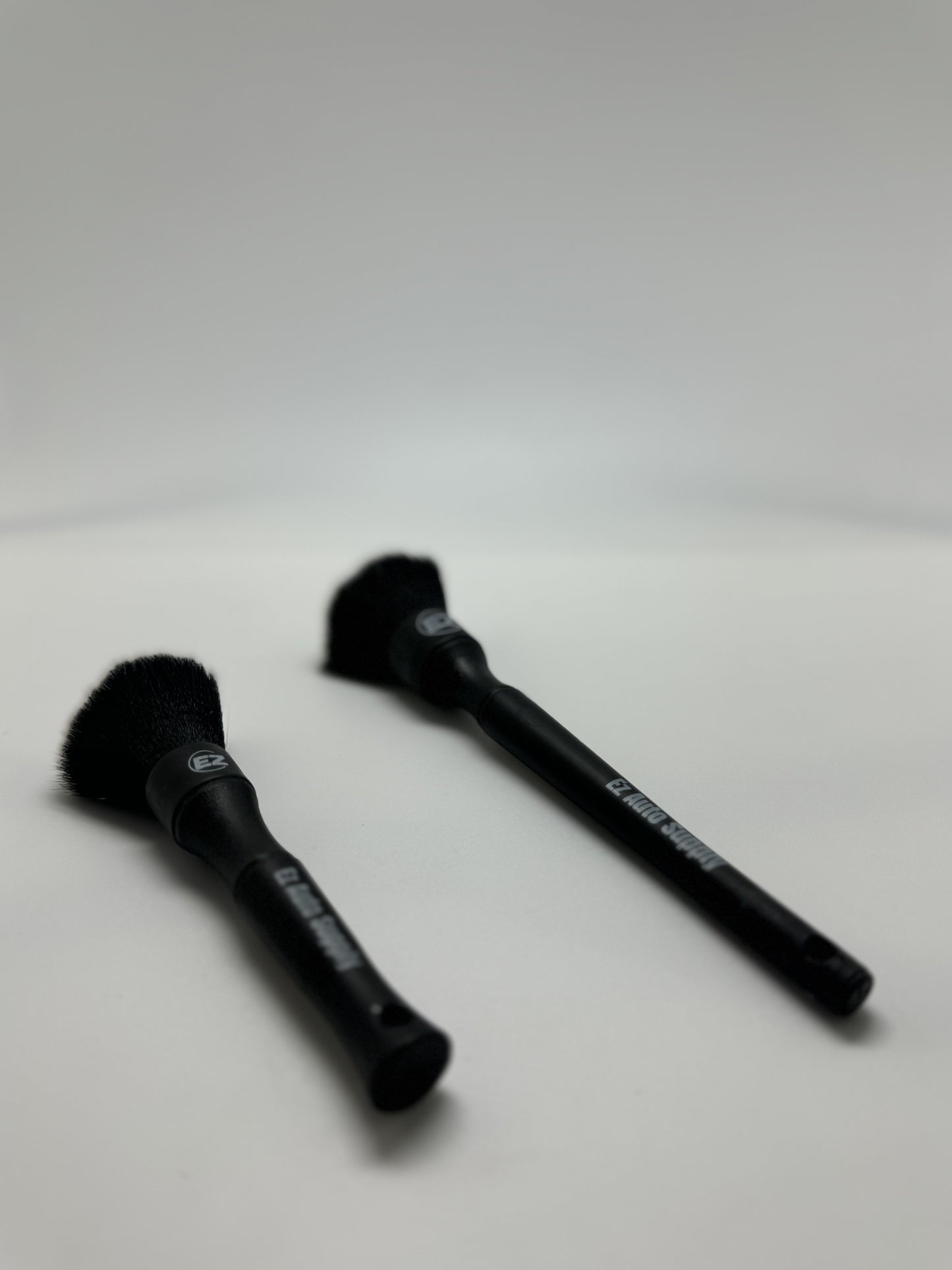 Set of 2 soft hair detailing brushes